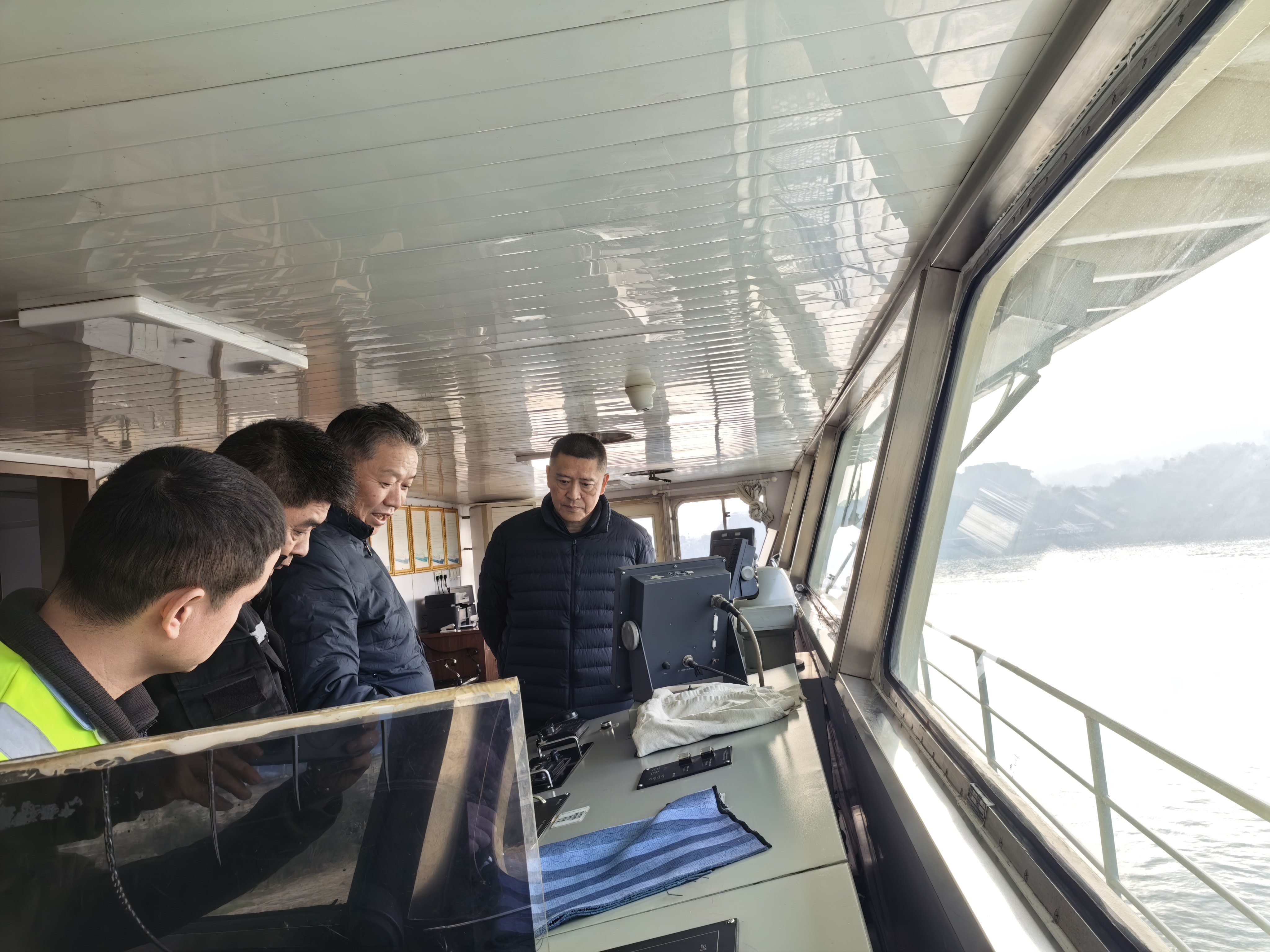 总经理深入华嘉5号轮开展春节前安全检查